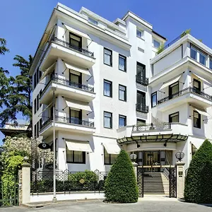 Lord Byron - Small Luxury Of The World Hotel