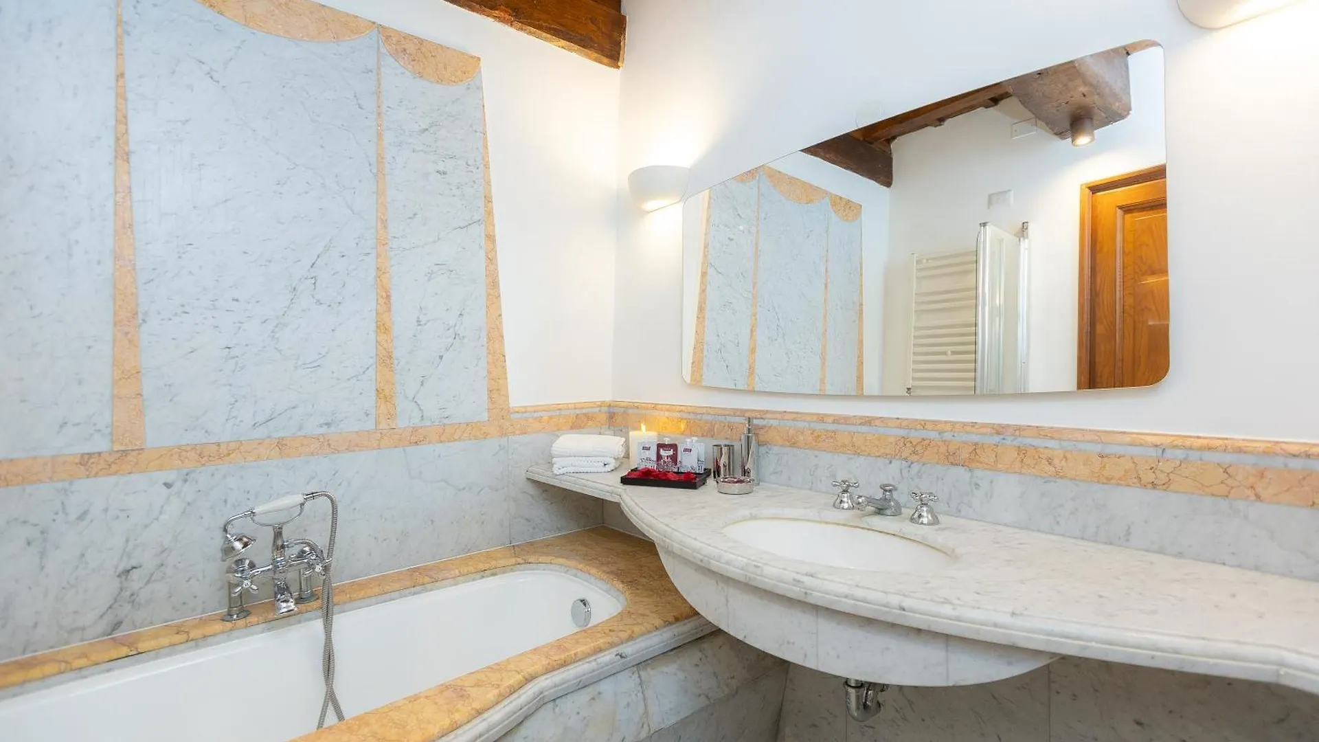 Timeroma Suites Italy